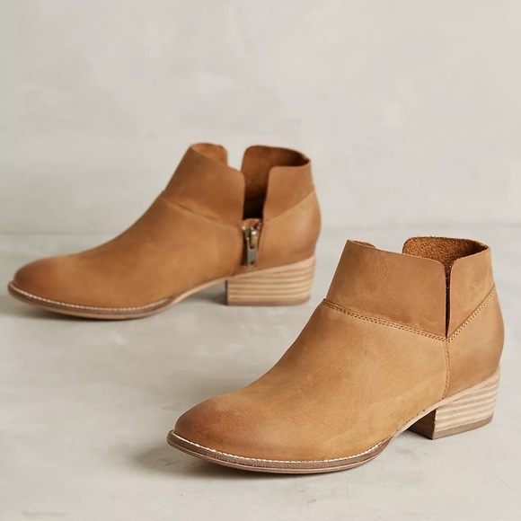Anthropologie Shoes - Anthropologie Seychelles Women's Tan SNARE Leather Ankle Booties size 8